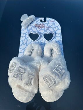 Women's White Faux Fur 'BRIDE' Slide Slippers Pearl Accents bride to be shades